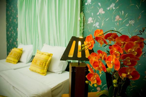 写真にはBan Soi Rakhlong市にあるHuaykhakhaeng Country Home Resortが写っています。