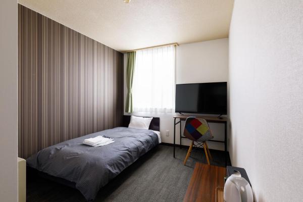 Chambre Simple avec Toilettes et Douche Communes — 17 m² - ホテル青木