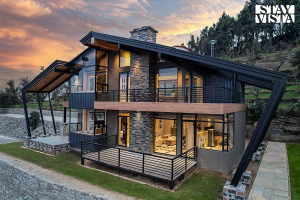 A la foto es mostra l'objecte StayVista at Mountain Melody with Heater & Indoor-Outdoor Games situat a la ciutat de Sunāri.