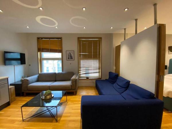 Grand Living near Piccadilly Cov11, London