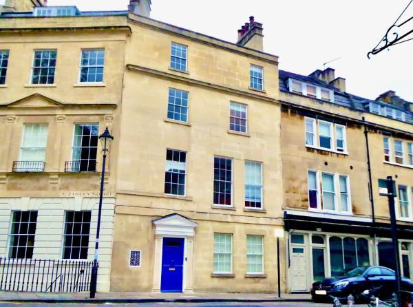 Beautiful Georgian TownHouse + opt parking, Bath