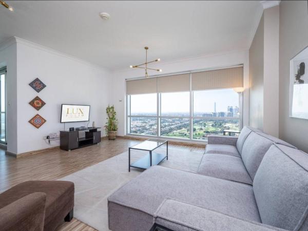 Na zdjęciu widoczny jest obiekt 2 Bedroom Delight in The Greens Dubai położony w mieście Dubaj.