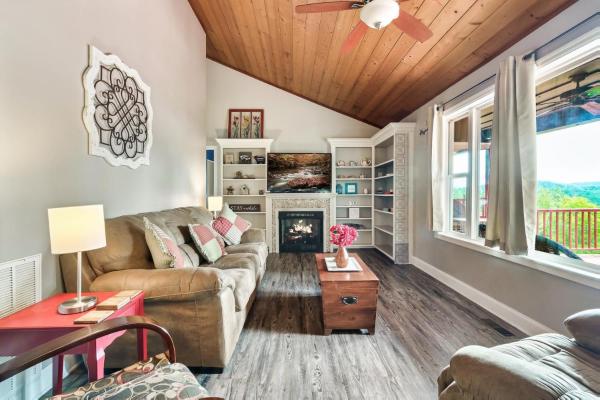 A la foto es mostra l'objecte The Big Easy Cottage situat a la ciutat de Sevierville.