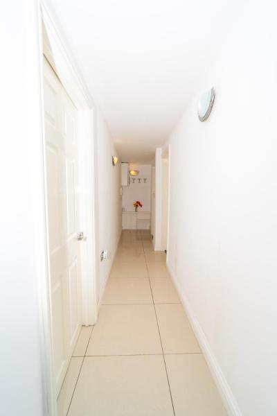 Foto 9: Spacious Flat with Patio & Parking in city centre