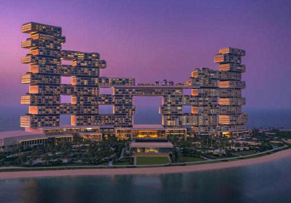 Na fotografii je vidět objekt Atlantis The Royal nacházející se ve městě Dubaj.