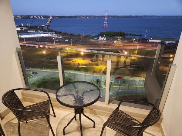 A la foto es mostra l'objecte Costanera Vista Edificio Alarif Trench situat a la ciutat de Posadas.