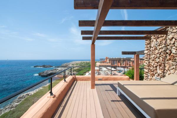 Na zdjęciu widoczny jest obiekt Hotel Menorca Binibeca - Adults Recommended - by Pierre & Vacances Premium położony w mieście Binissafuller.