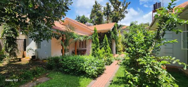 A la foto es mostra l'objecte Kamuli Cottage situat a la ciutat de Entebbe.