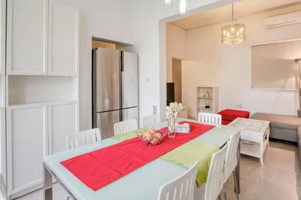 Fotografie 7: Bright & Airy St. Julian's flat