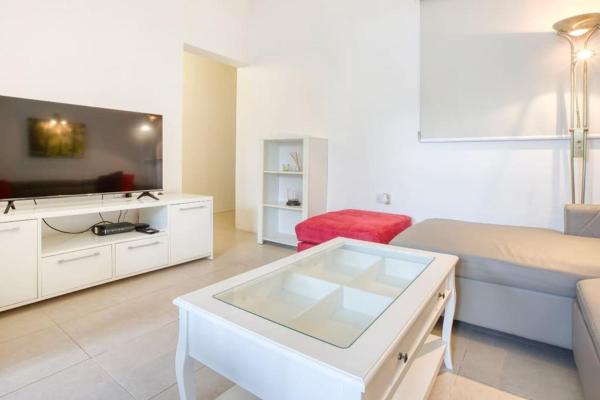Fotografie 8: Bright & Airy St. Julian's flat