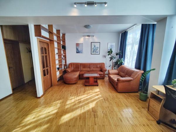 A la foto es mostra l'objecte Spacious apartment near old town situat a la ciutat de Vílnius.