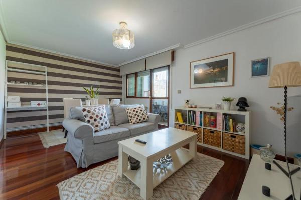 På billedet ses objektet alsua street apartment beliggende i byen Santander.