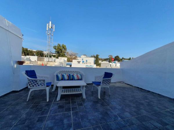 En la foto se muestra el objeto YoYo House ubicado en la ciudad de Sidi Bou Saïd.