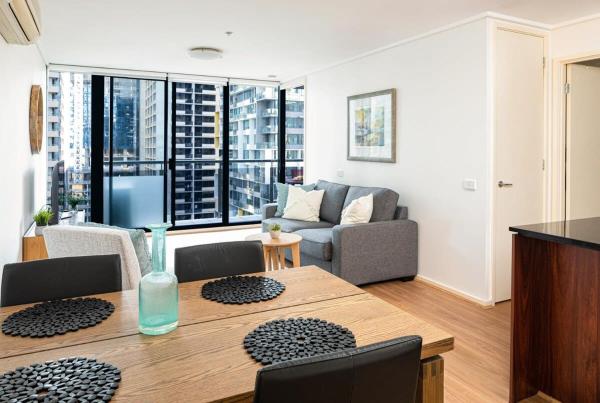 Melbourne Cbd Apt With A C Balcony & Pool - Melbourne Cricket Ground