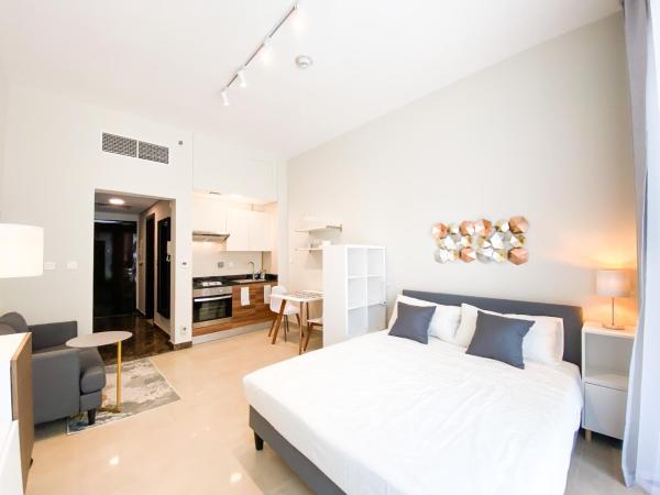 På billedet ses objektet Chic and Contemporary Studio at Sparkle Tower - 10AB6 beliggende i byen Dubai.
