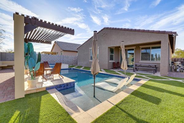 A la foto es mostra l'objecte Outdoor Oasis with Pool and Spa Goodyear Getaway situat a la ciutat de Liberty.
