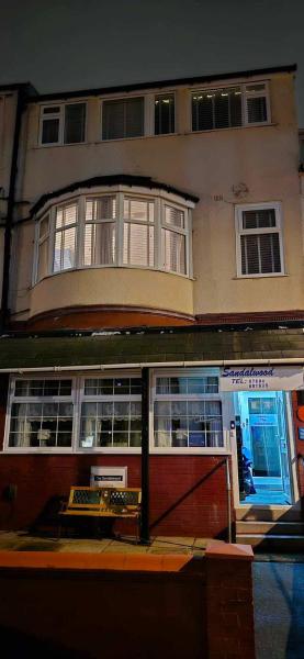 På billedet ses objektet The Sandalwood Hotel beliggende i byen Blackpool.