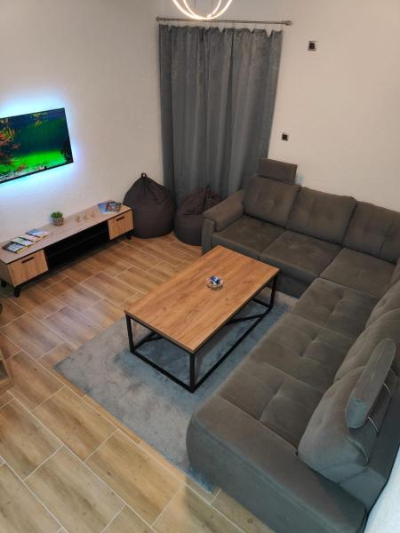 A la foto es mostra l'objecte Apartmani Braća Kovačević situat a la ciutat de Foča.