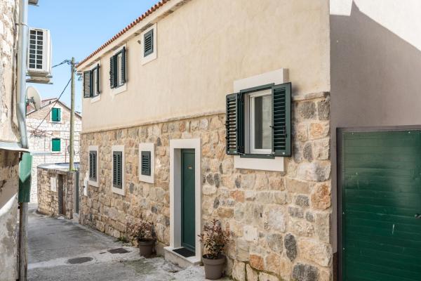 A la foto es mostra l'objecte Apartments with WiFi Split - 22442 situat a la ciutat de Split.