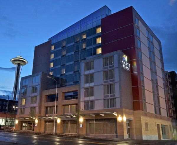 Na zdjęciu widoczny jest obiekt Hyatt Place Seattle Downtown położony w mieście Seattle.
