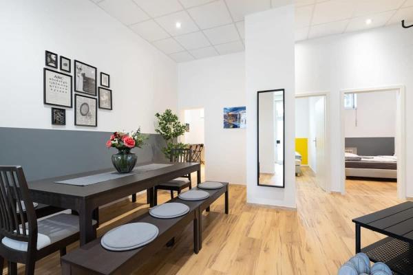 A la foto es mostra l'objecte Big Central Apartment near Rotkreuzplatz with 3 BR for 12 PAX situat a la ciutat de Munic.