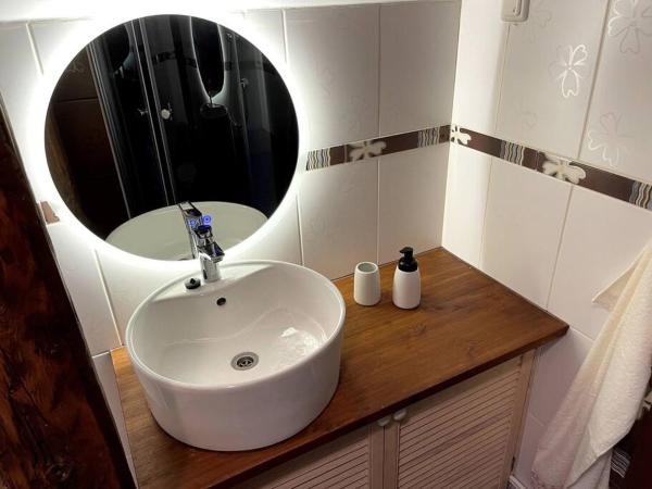 Fotografia 4: Small & Cozy Studio Apartment - WiFi & Free Parking