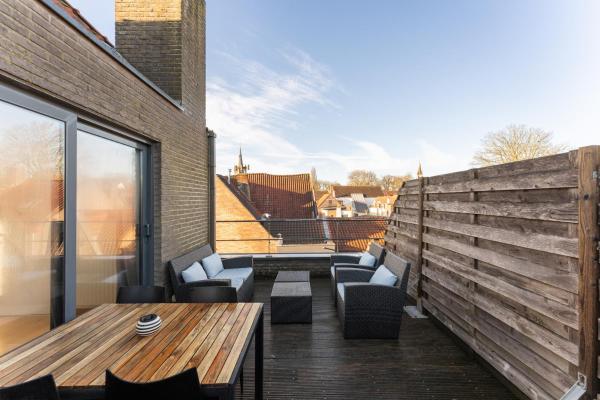 Duplex in hartje Brugge met ruim zonneterras 2p, Brugia