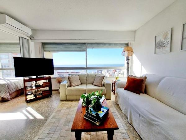 Vista Al Mar Y Ambiente Acogedor En El Corazón De Punta Del Este - Uruguay