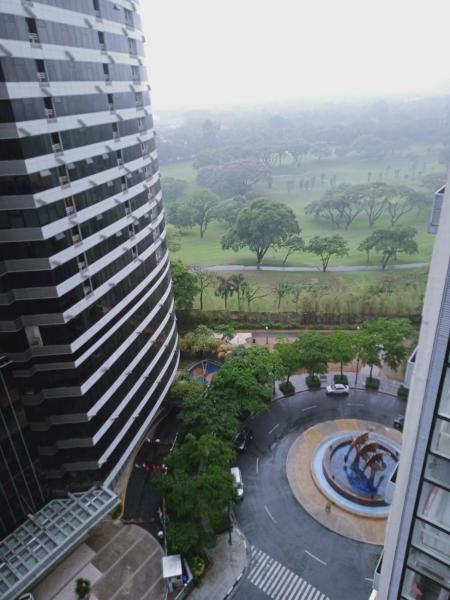 A la foto es mostra l'objecte 2 Bedrooms Units Forbes Area 5th Avenue BGC Center situat a la ciutat de Manila.