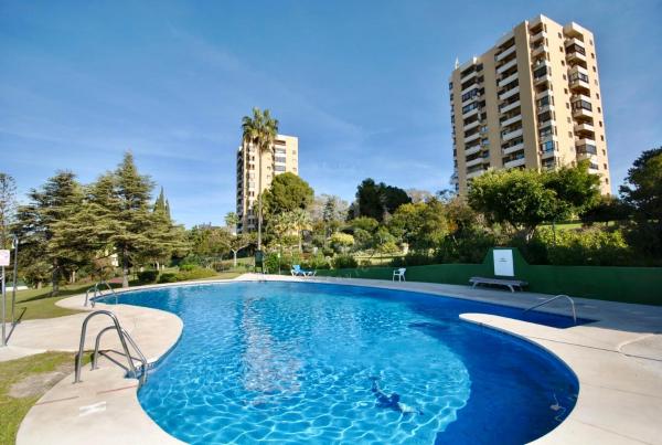 A la foto es mostra l'objecte Torres De Aloha 2 bdr Puerto Banus situat a la ciutat de Marbella.