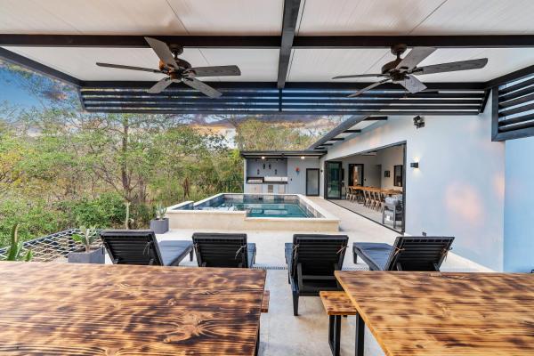 A la foto es mostra l'objecte Brand-New 6BD Giant with Private Pool by SPCR situat a la ciutat de Potrero.