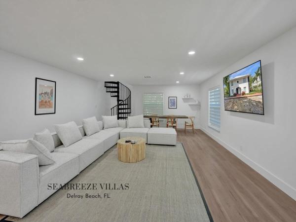 The photo shows the Peaceful Villa Lauren located in the city of Delray Beach.