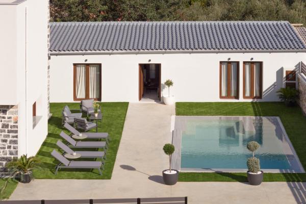 A la foto es mostra l'objecte Sweet Sunshine Villa, Majestic Countryside Vistas, By ThinkVilla situat a la ciutat de Ayiá.