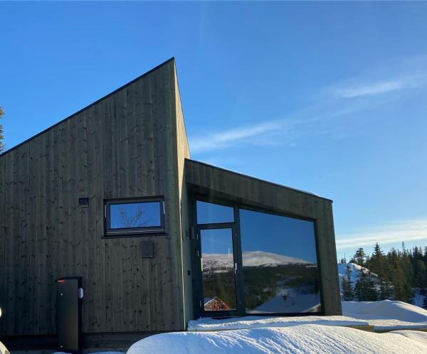 A la foto es mostra l'objecte Norefjell, ny flott hytte til leie situat a la ciutat de Surteberg.