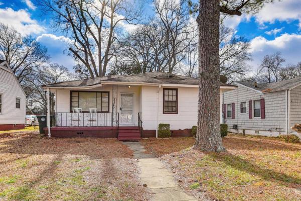 Na zdjęciu widoczny jest obiekt Residential Birmingham Home, 5 Mi to Downtown! położony w mieście Birmingham.