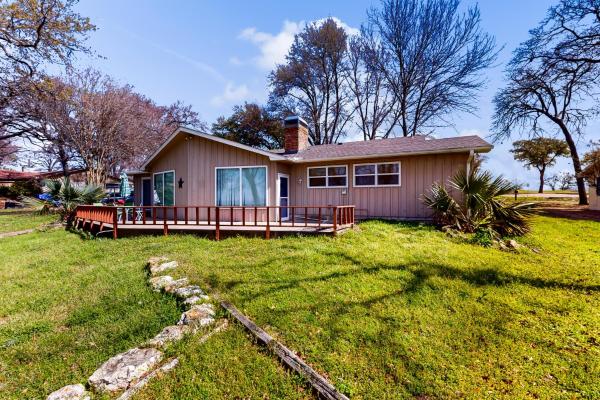 Laid-back Lake House' W/ Wraparound Deck - Gun Barrel City