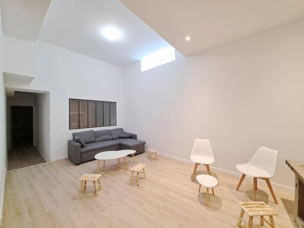 På billedet ses objektet Nouakchott, Maison atypique beliggende i byen Reims.