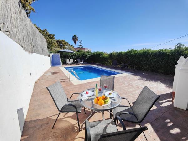 Na fotografii je vidět objekt AP377 Cortijo Maite nacházející se ve městě Nerja.