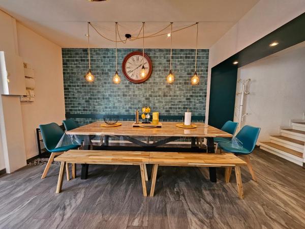 A la foto es mostra l'objecte Le loft bleu 3 étoiles 16 couchages situat a la ciutat de Sablons.