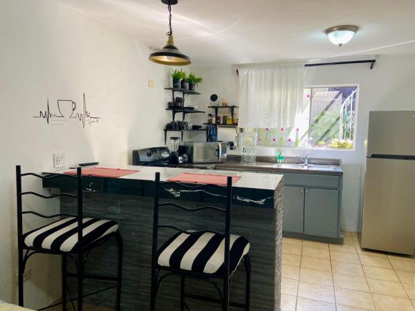 Nella foto è visibile l'oggetto Zebra Studio situato nella città di Tijuana.
