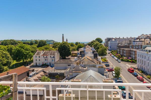 Opal Villas Sea View Apartment 2 - Plymouth