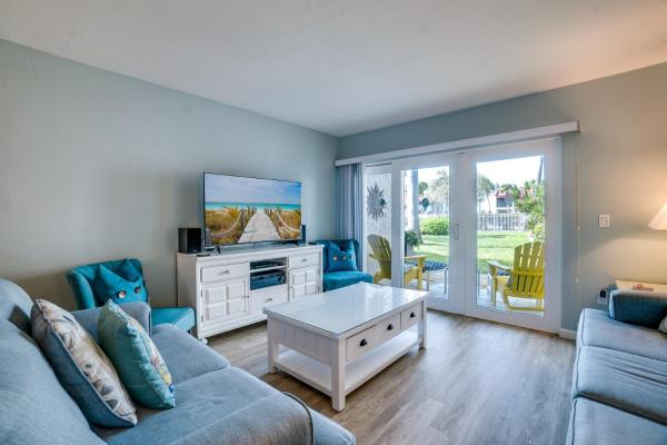Ground Floor Condo Just 2 Min Walk From White Sandy Beaches - Holmes Beach, FL