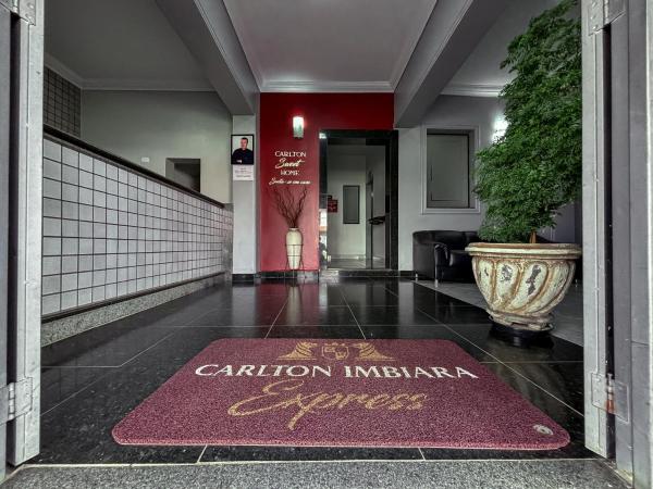 На фото показан объект Carlton Express Imbiara, расположенный в городе Араша.
