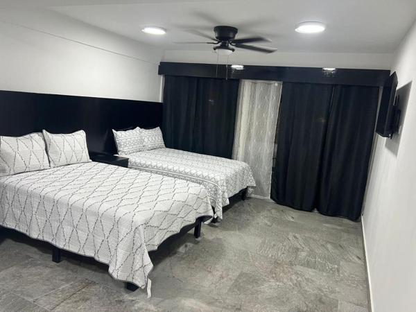 Na fotografii je vidět objekt HOTEL and Suites Cananea nacházející se ve městě Cananea.