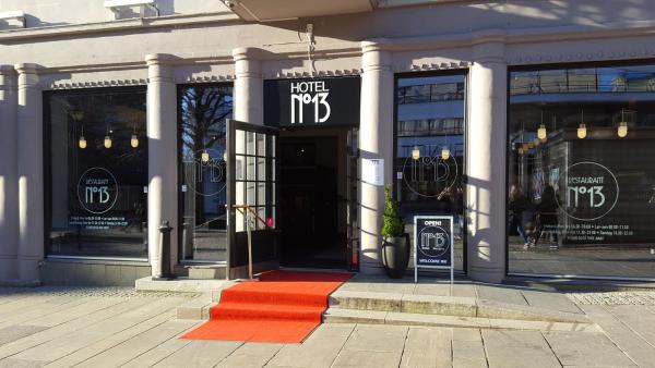 Na zdjęciu widoczny jest obiekt Hotel No13 położony w mieście Bergen.
