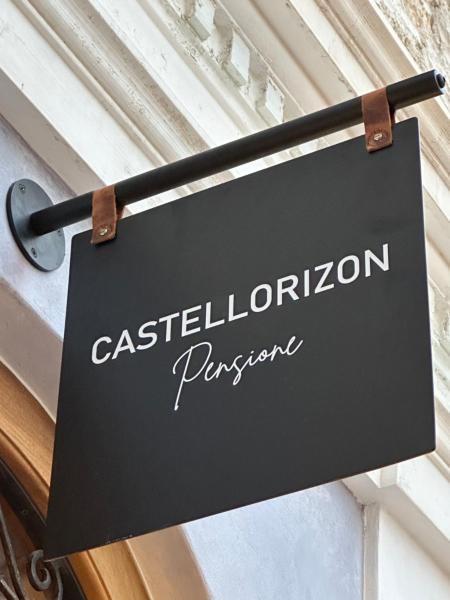 På billedet ses objektet Castellorizon Pensione beliggende i byen Megisti.