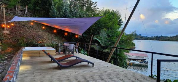 Φωτογραφία 4: Cottage on the Lake - Cabaña privada - Guatapé - Jacuzzi