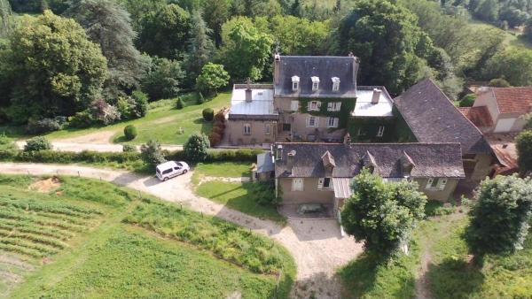 A la foto es mostra l'objecte Gites du Château de Lestang situat a la ciutat de Auzits.