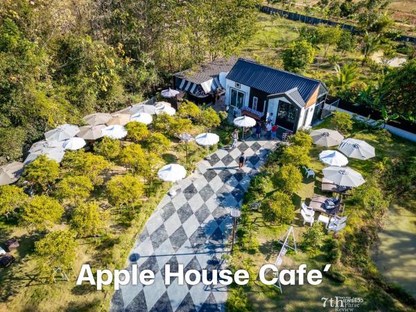 Στη φωτογραφία φαίνεται το αντικείμενο Apple house cafe που βρίσκεται στην πόλη Ban Mae Lai.
