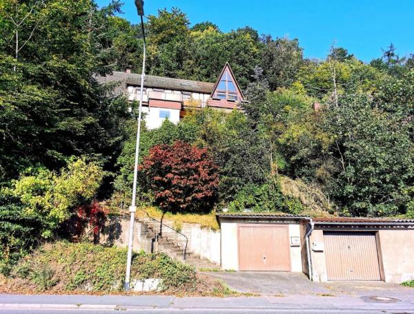 A la foto es mostra l'objecte Haushälfte mit Jakuzzi in Frankenberg situat a la ciutat de Frankenberg.